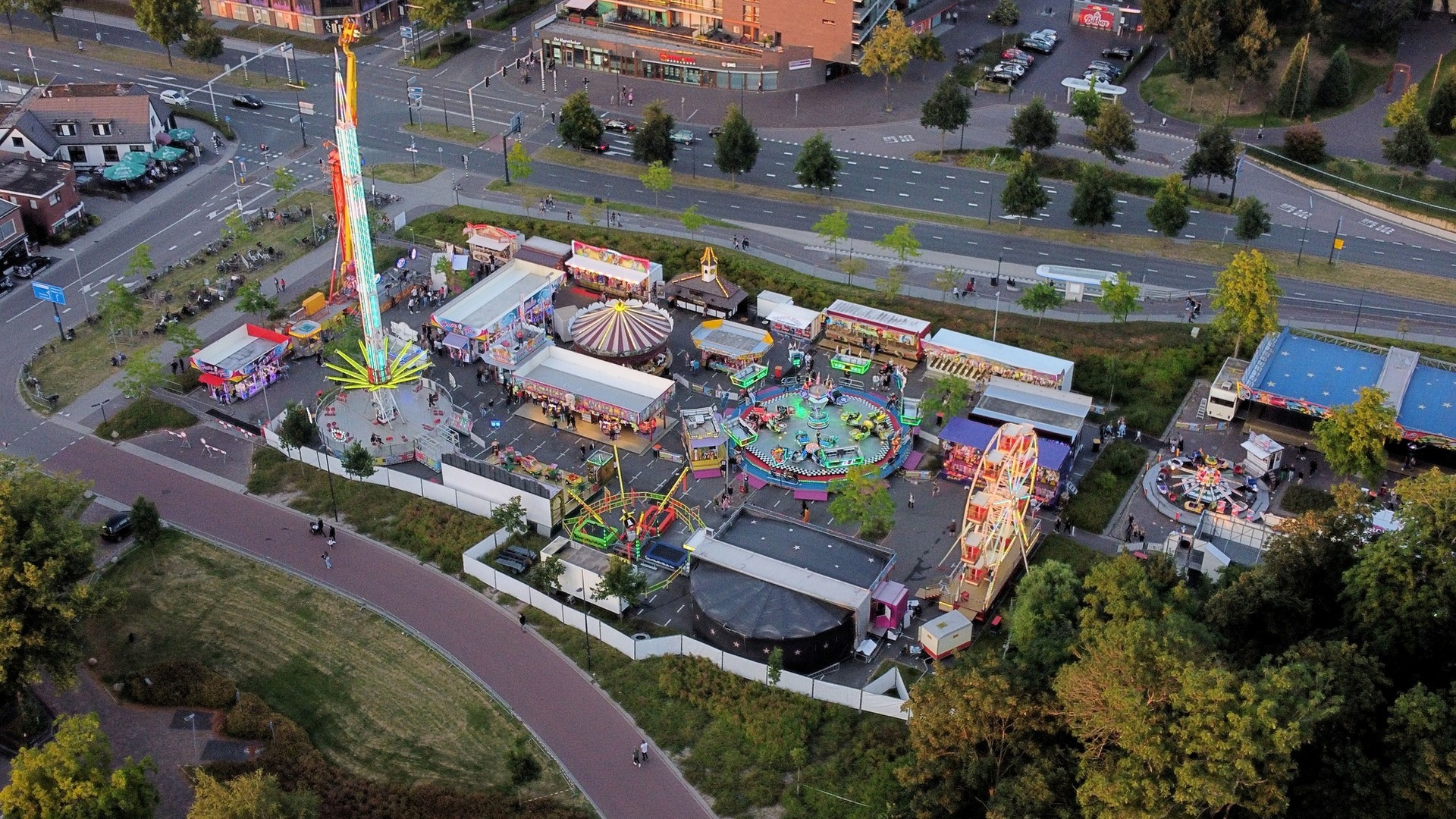 ZO!34 - Zomerkermis Emmen belooft spektakel met Booster en Cakewalk